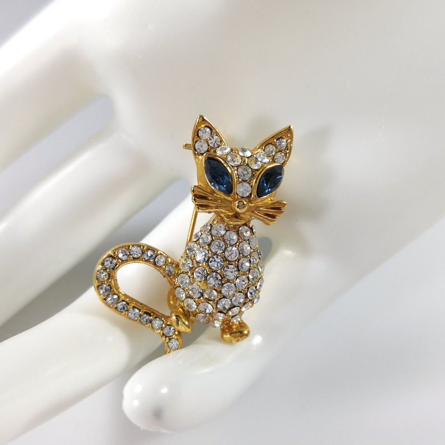 Rhinestone Cat Blue Eyes Brooch, Gold Plated, 1960s Vintage Jewelry