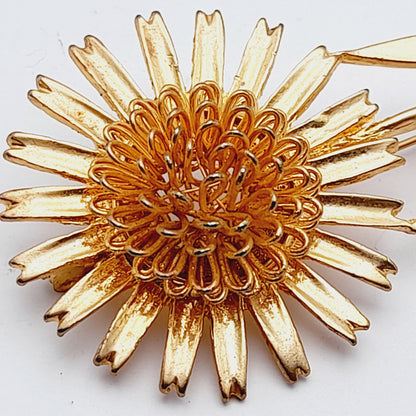 Vintage 1970s Gold Tone Daisy Floral 3 Inch Brooch