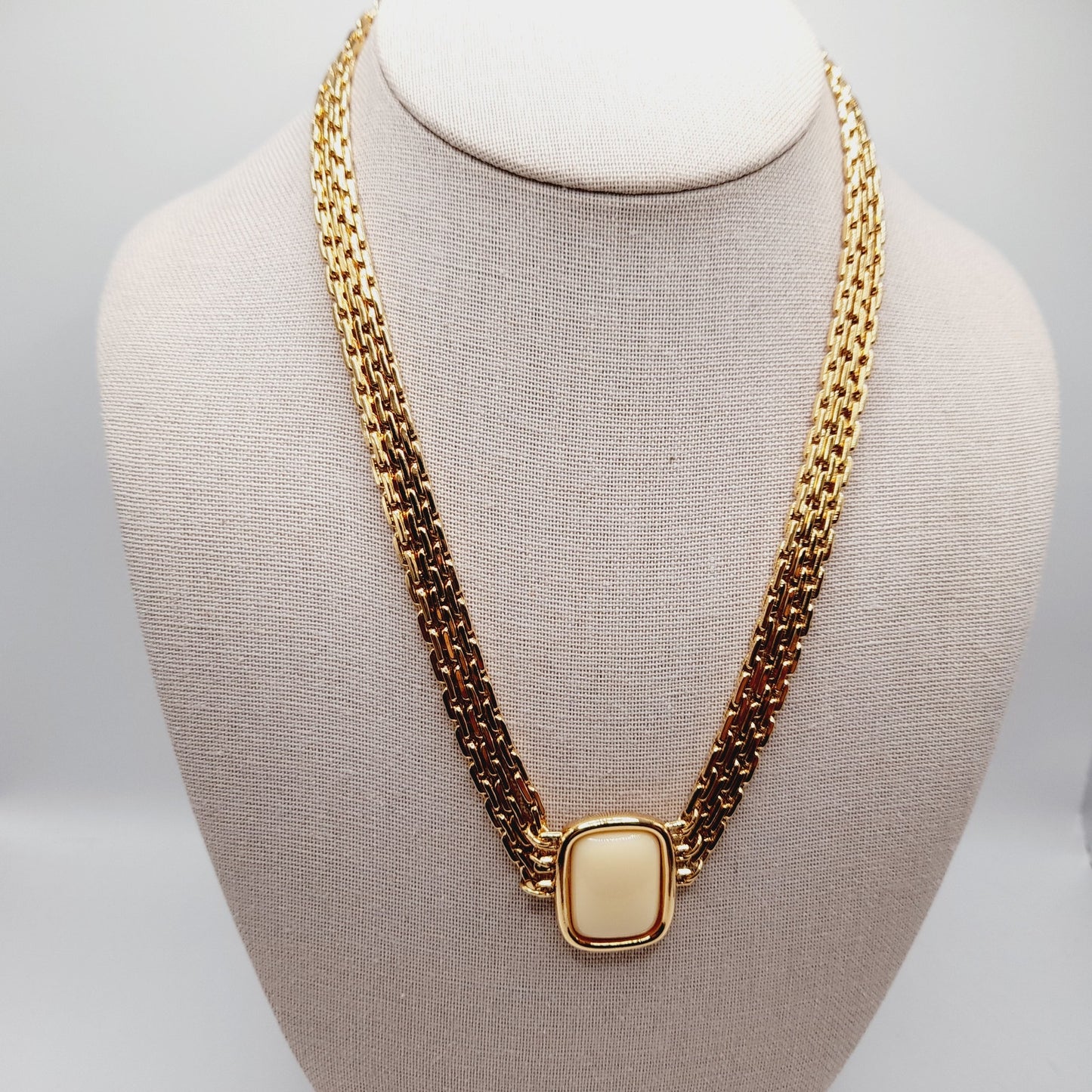 Vintage Monet Cream Cabochon Necklace Gold Plated 18 Inch Signed Pendant