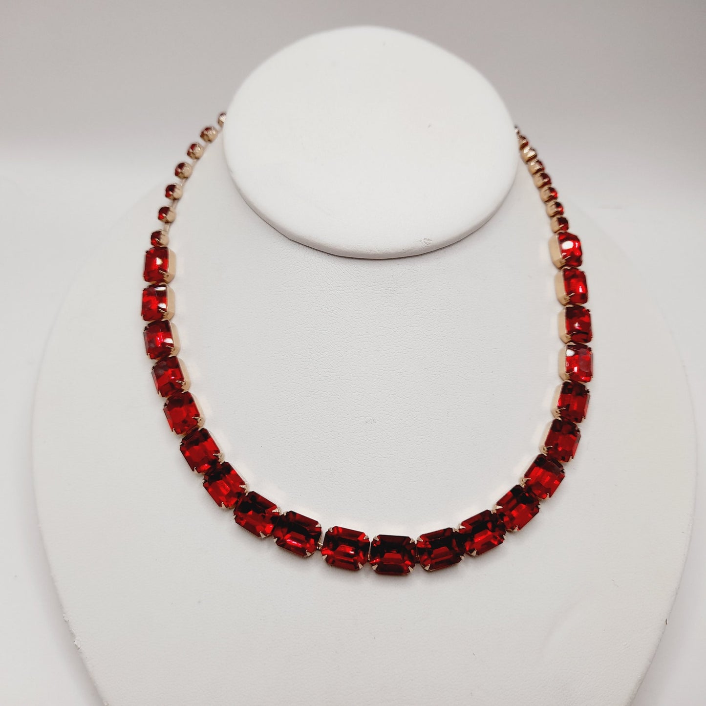 WEISS Vintage Red Rhinestone Choker Necklace – Gold Plated Holiday Statement Jewelry