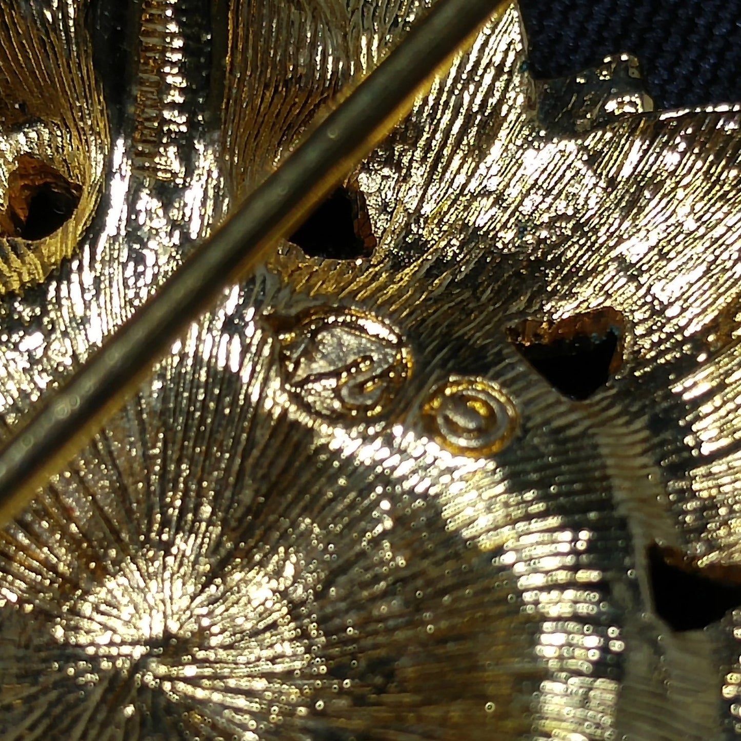 Savvy by Swarovski Sunflower Brooch, Gold Plated Crystal Flower Pin, 1990s Vintage Jewelry
