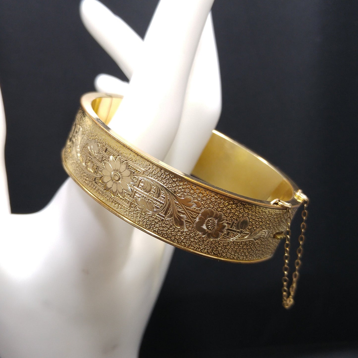 Vintage 1930s 10K GF Floral Hinged Bracelet Engraved Flowers Safety Chain