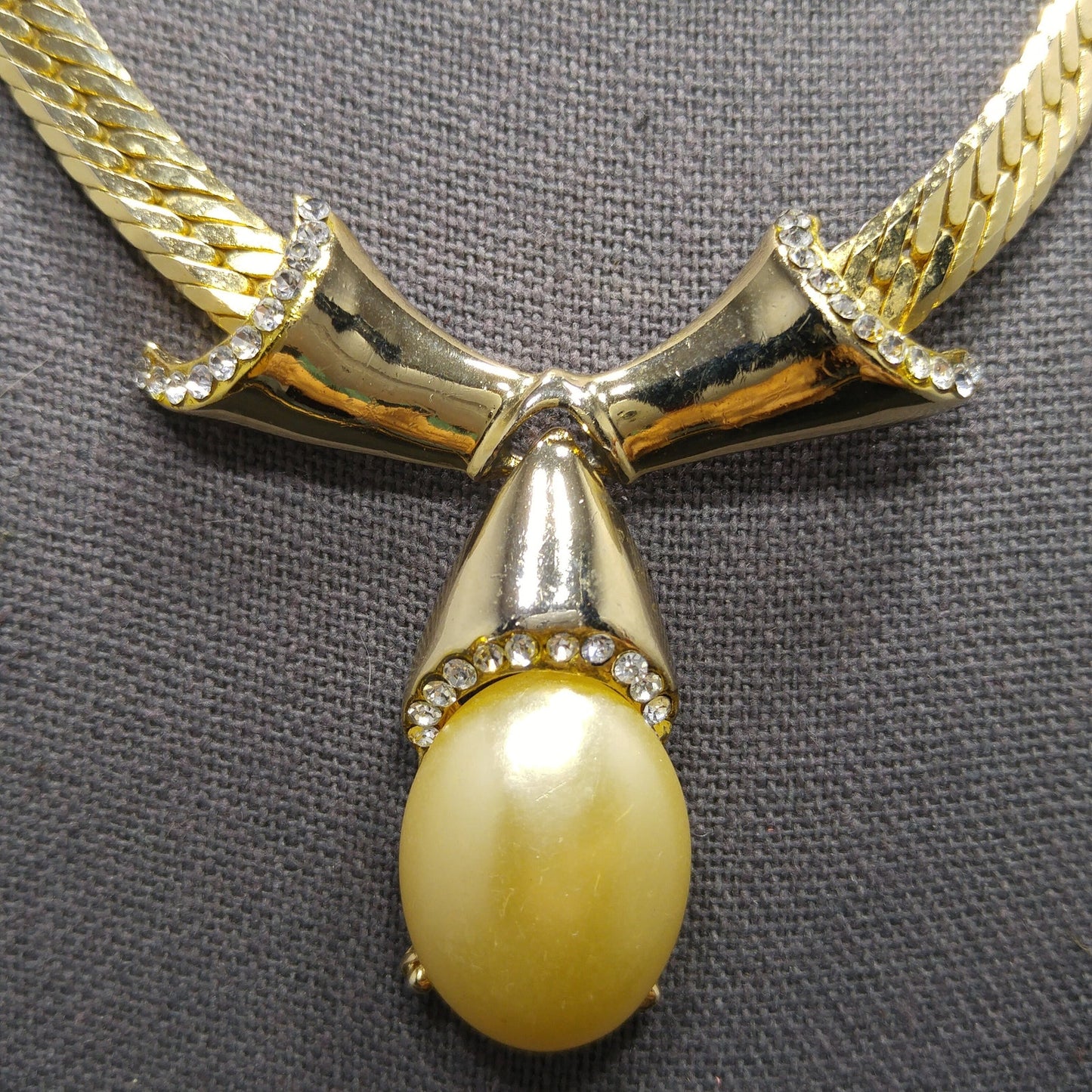White Pearled Cabochon Pendant Necklace, Gold Plated Chain, 1980s Vintage Jewelry