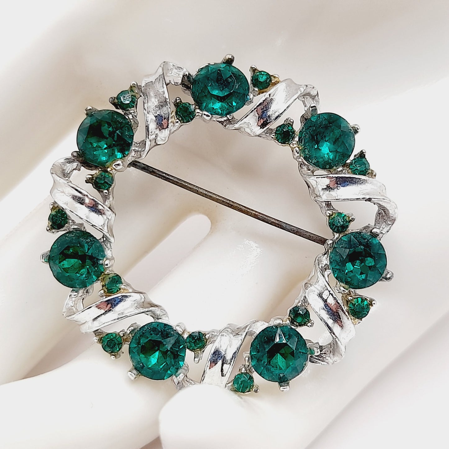 Vintage Emerald Green Wreath Brooch, Rhodium Plated 1.5 Inch Holiday Pin