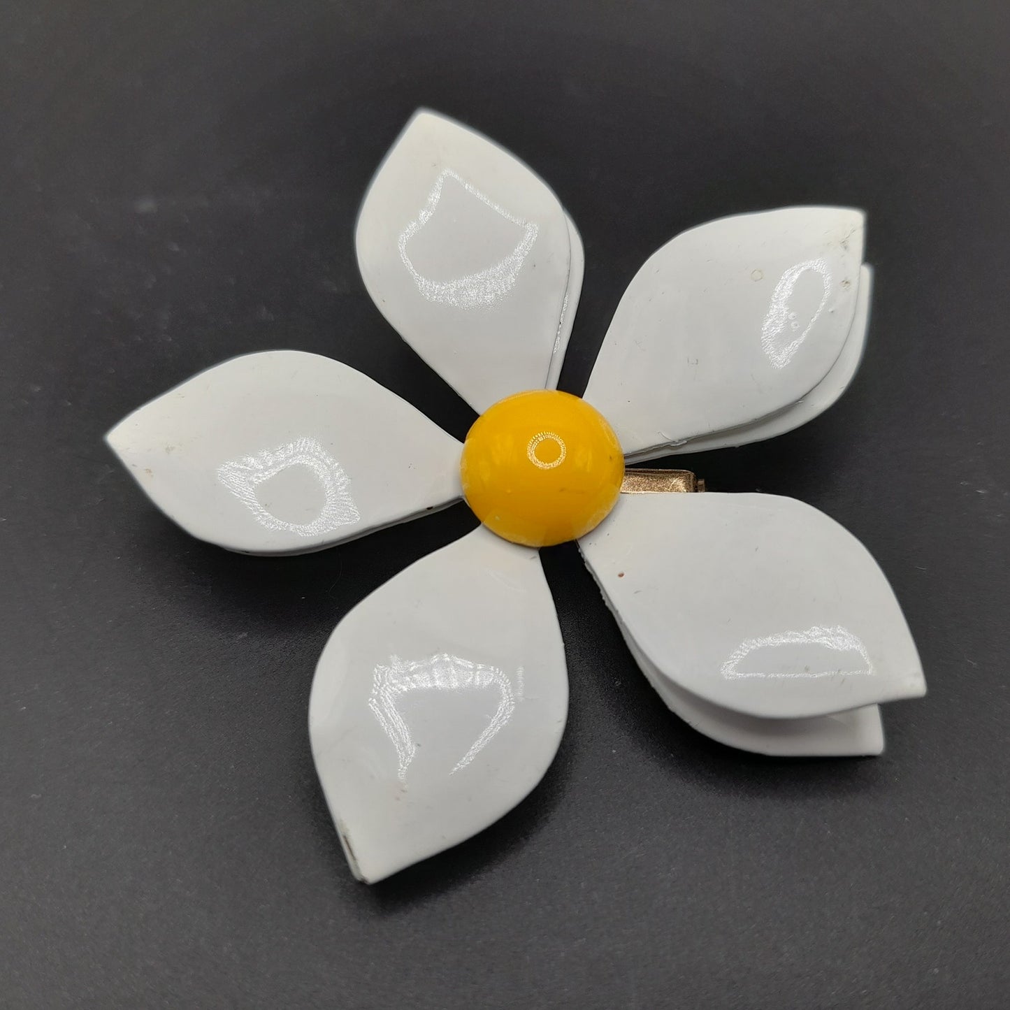 Vintage 1960s White Yellow Enamel Flower Brooch
