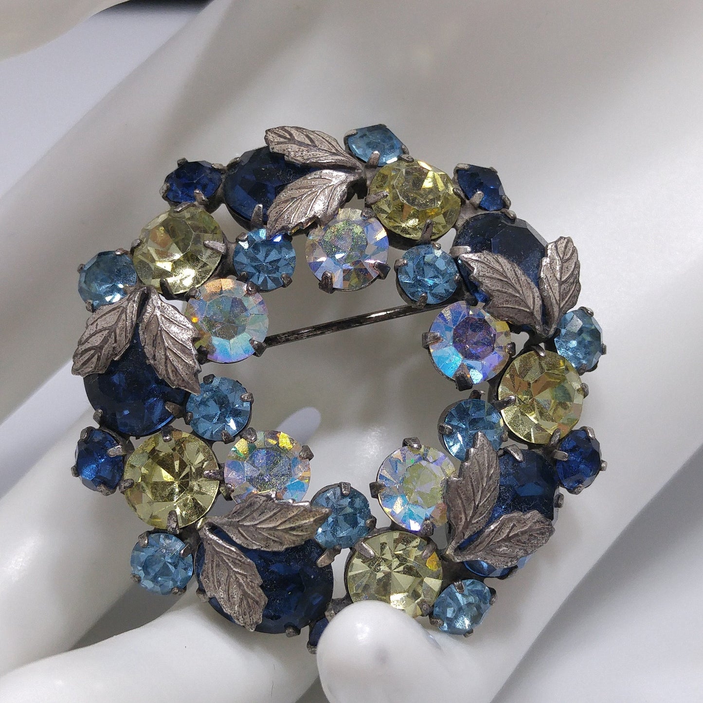 Vintage 1950s Crystal Rhinestone Wreath Brooch – Blue, Yellow, Aurora Borealis – Regency Style