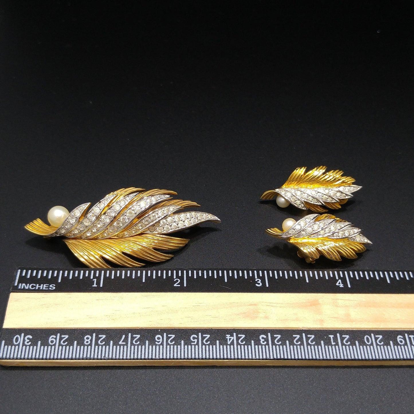 Jomaz Leaf Brooch Earrings Set 1940s 50s Gold Pave Rhinestones Pearl Vintage