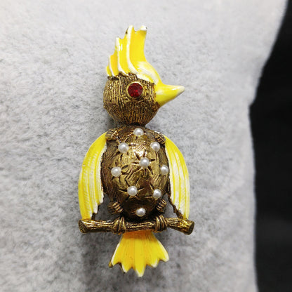 Vintage Weiss Yellow Enamel Bird Brooch – RARE Figural Woodpecker – 1940s/50s
