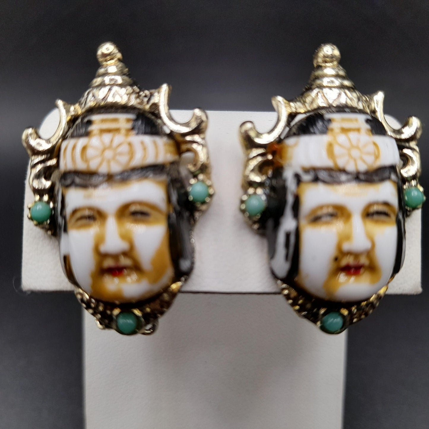 Selro Selini Oriental Asian Design Clip Earrings, Unsigned, 1950s Vintage Jewelry