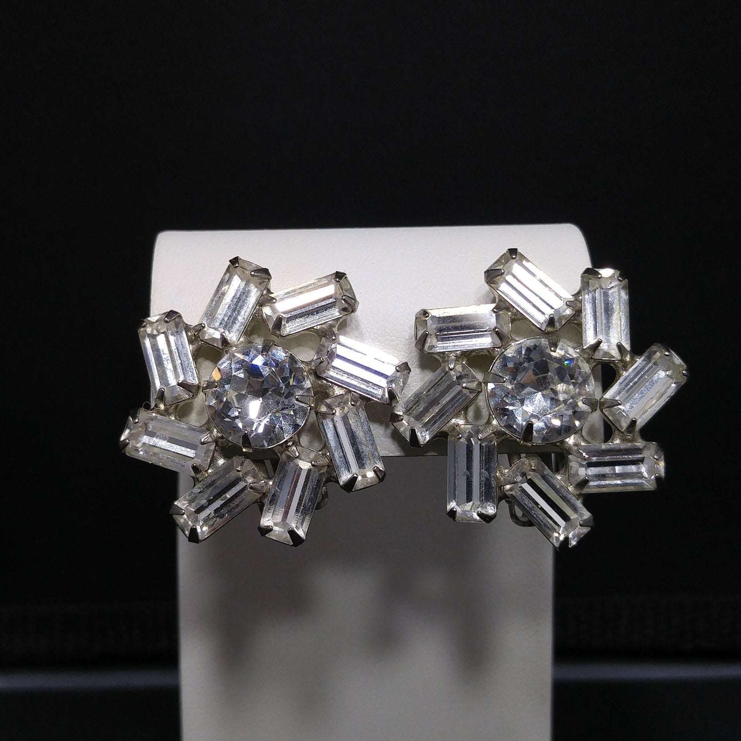 Vintage 1950s Weiss Clear Rhinestone Clip Earrings Baguette Floral Wedding