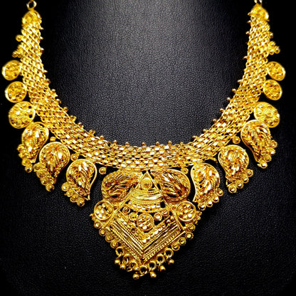 Vintage Heavily Gold Plated Necklace, 3D Cut Hand Crafted, Vintage Jewelry