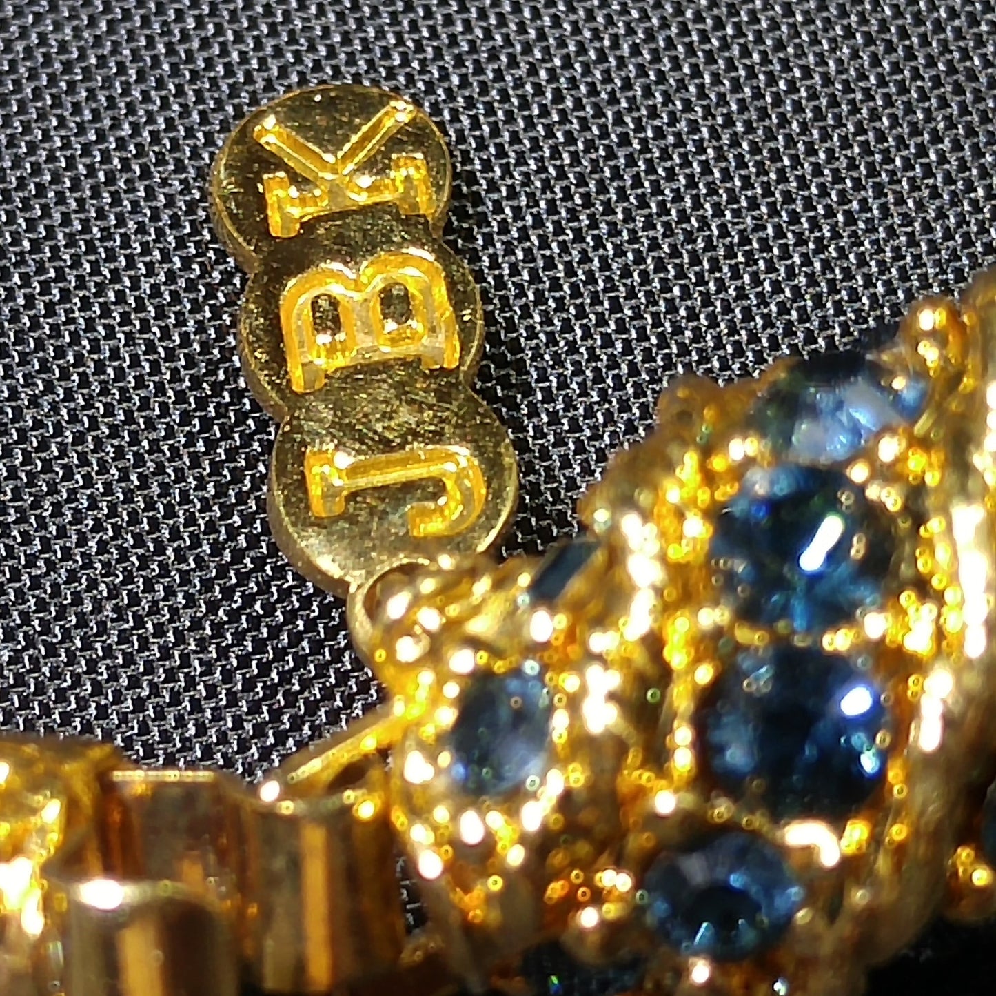 JBK Jackie Kennedy Royal Egg Bracelet Rhinestones Gold Plated Link 1960s Replica