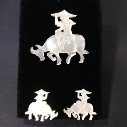 Vintage Carved Mother of Pearl Brooch & Earrings, Asian Design, 1940s