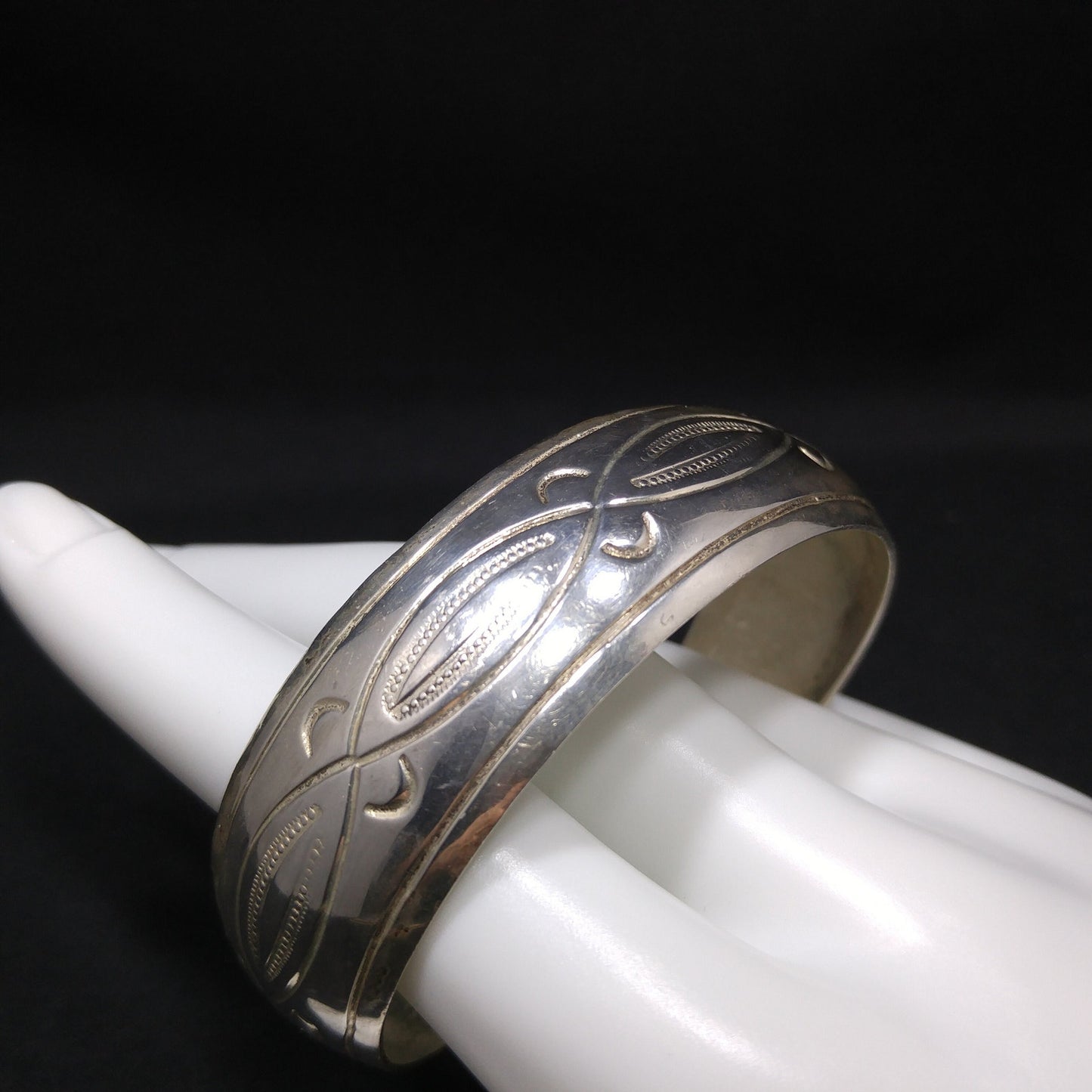 Vintage Navajo Sterling Silver Cuff Bracelet HB Hand Engraved Leaf Design