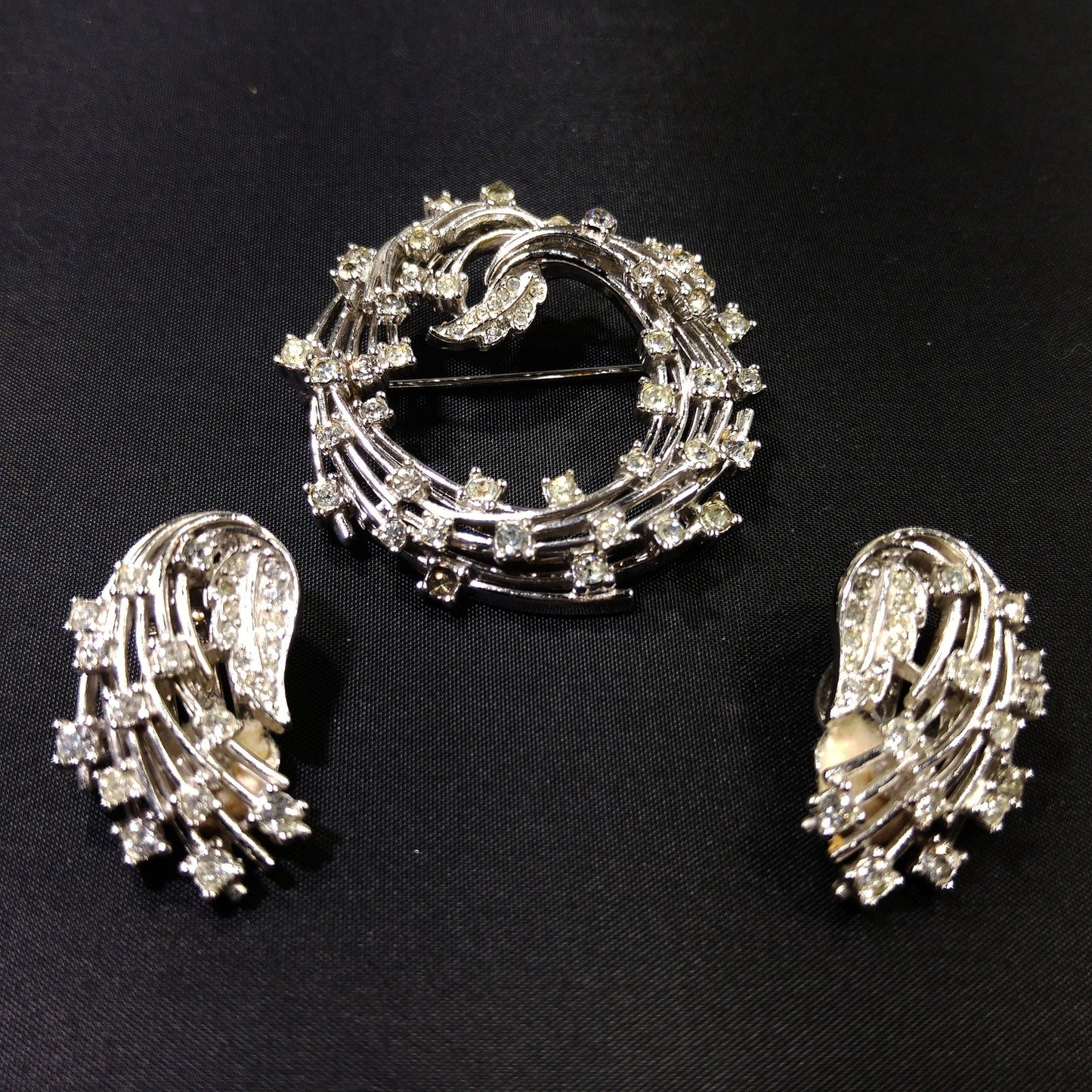 Ciner Clear Rhinestone Brooch & Earrings, Rhodium Plated, 1950s Vintage Jewelry