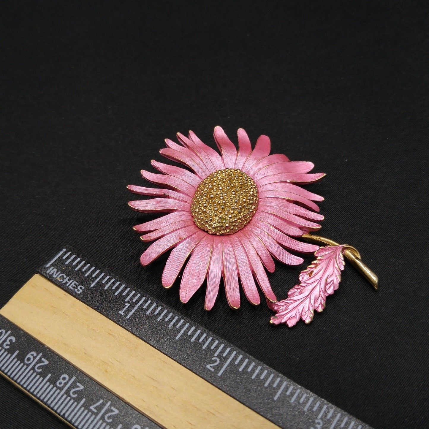 Pastelli Pink Gold Enamel Daisy Brooch, Royal of Pittsburgh, 1960s Vintage Jewelry