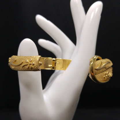 Crown Trifari Floral Hinged Bracelet, Gold Plated, 1950s Vintage Jewelry