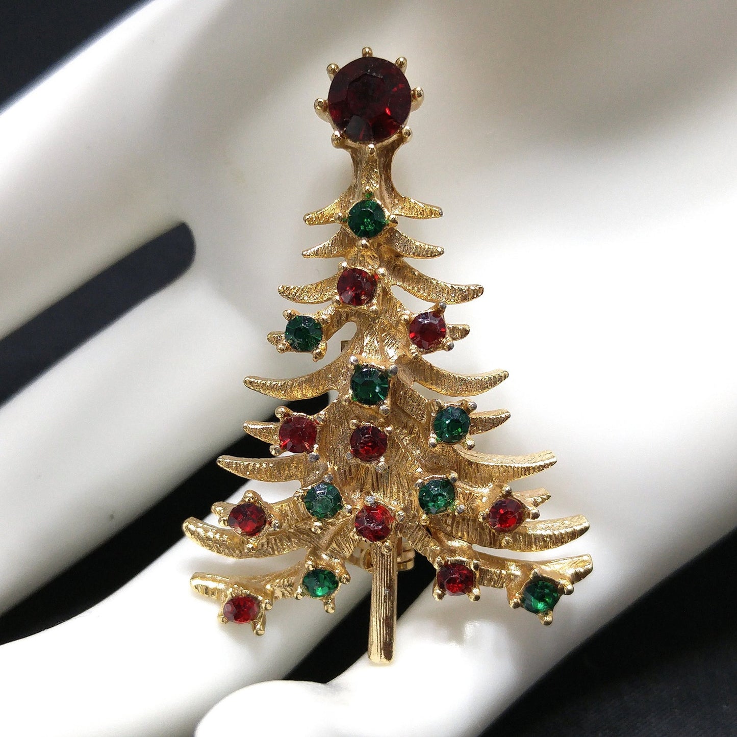 Vintage Christmas Tree Brooch – 1950s 1960s Gold-Plated Holiday Pin with Red & Green Rhinestones