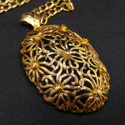Monet Floral Filigree Pendant Necklace, Gold Plated, 1970s Vintage Jewelry
