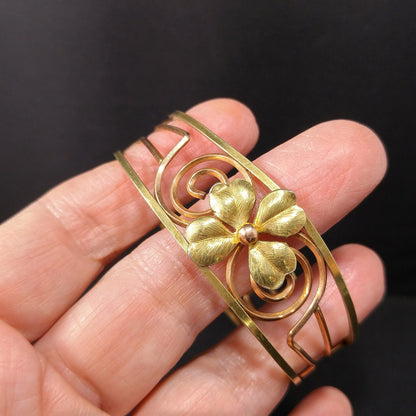 Krementz 14K Rolled Gold Overlay Cuff Bracelet, Openwork Gold Clover Center, Signed Krementz, 1960s Vintage Jewelry