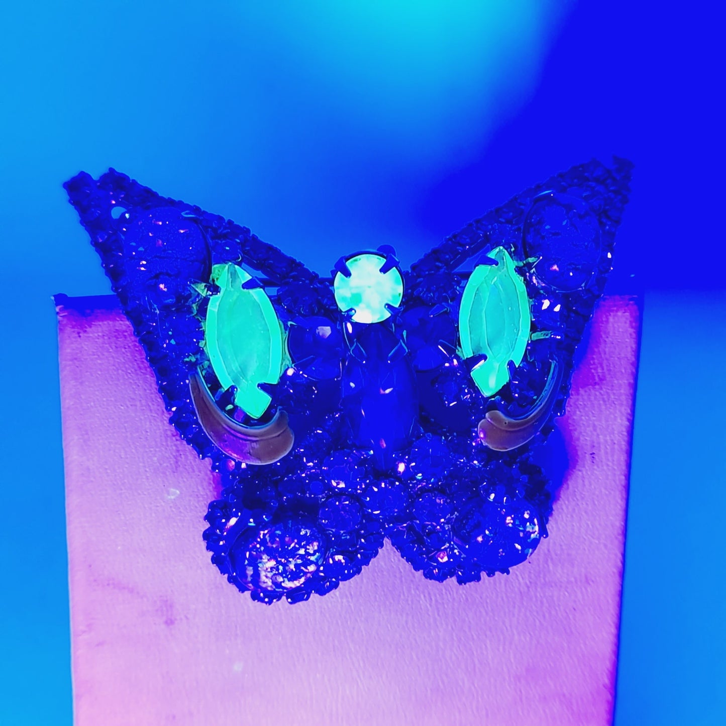 Vintage Butterfly Rhinestone Brooch – Sapphire Blue, Green & Art Glass Cabochon, Gold Tone Statement Jewelry