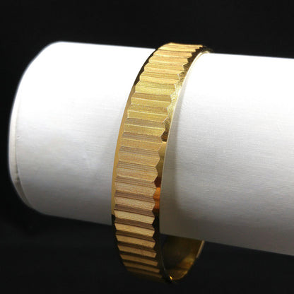 Crown Trifari Gold Plated Bangle Bracelet, Size M, 1960s Vintage Jewelry