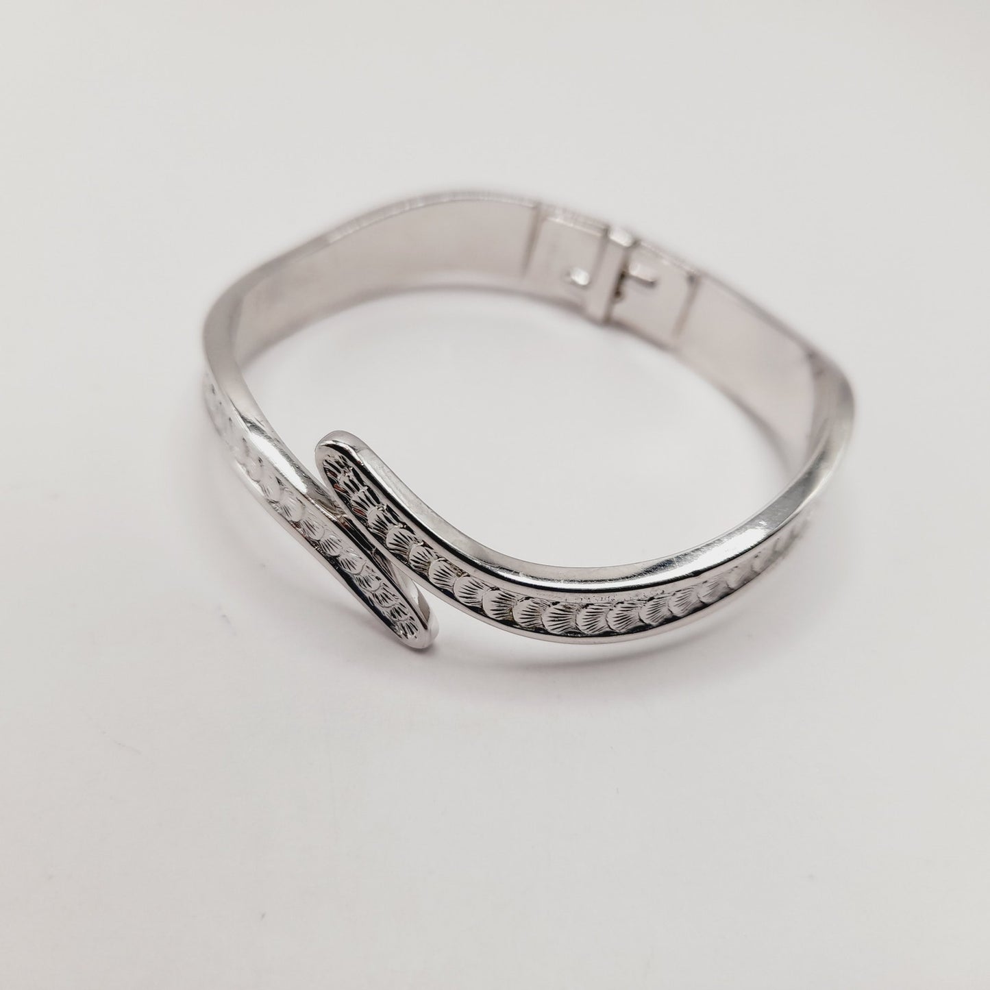 Vintage Monet Rhodium Plated Hinged Bracelet Textured Design 6 Inch