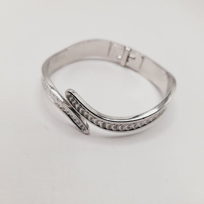 Vintage Monet Rhodium Plated Hinged Bracelet Textured Design 6 Inch