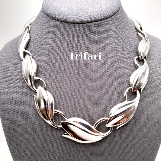 Crown Trifari Rhodium Plated Leaves Vintage Choker Necklace