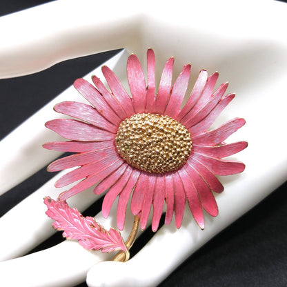 Pastelli Pink Gold Enamel Daisy Brooch, Royal of Pittsburgh, 1960s Vintage Jewelry