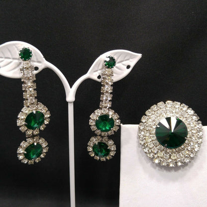 Emerald Green Rivoli Crystal Rhinestone Brooch & Earrings, Rhodium Plated, 1960s Vintage Jewelry