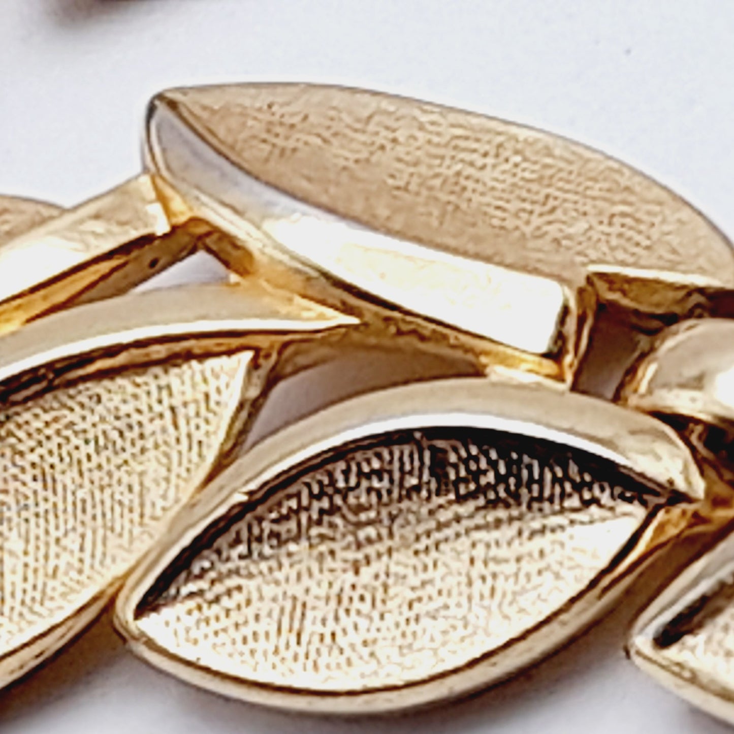 Vintage Trifari Gold Plated Leaves Choker Necklace