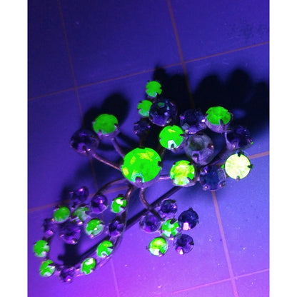 Vintage 1950s Austrian Green Rhinestone & Uranium Glass Brooch – Floral Design