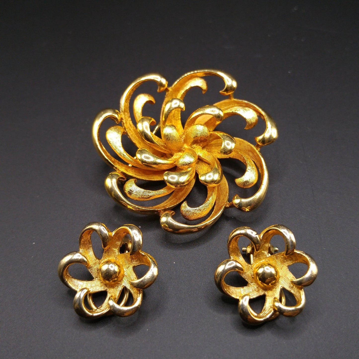 Kramer Floral Brooch & Clip Earrings, Gold Plated, 1960s Vintage Jewelry