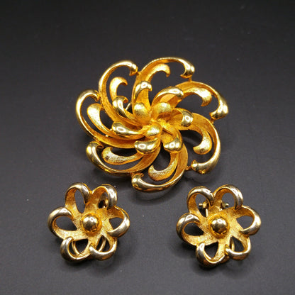 Kramer Floral Brooch & Clip Earrings, Gold Plated, 1960s Vintage Jewelry
