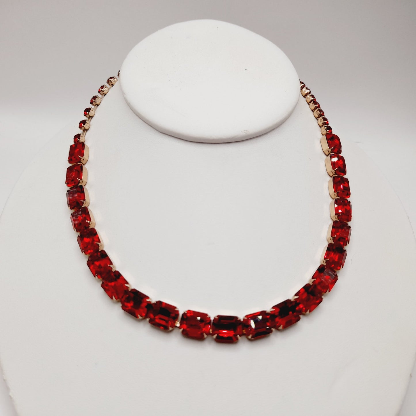 WEISS Vintage Red Rhinestone Choker Necklace – Gold Plated Holiday Statement Jewelry