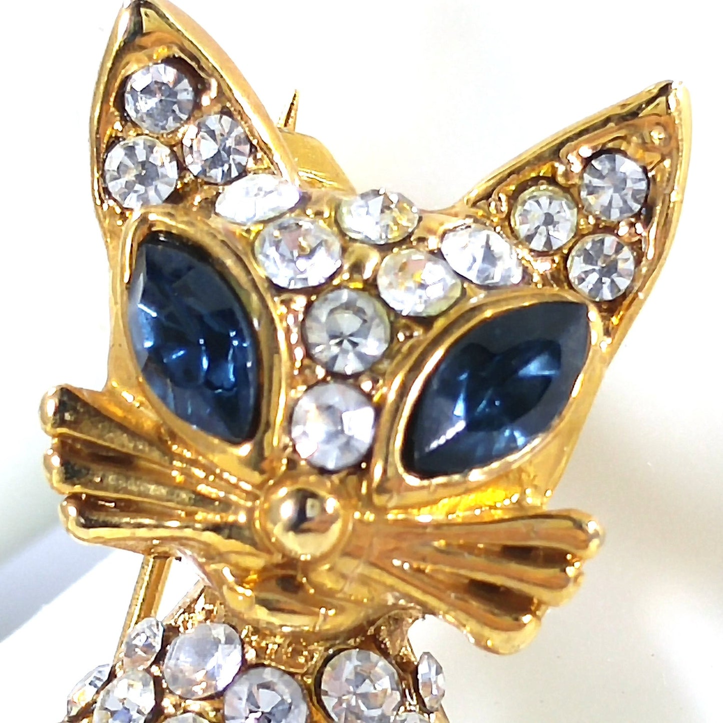 Rhinestone Cat Blue Eyes Brooch, Gold Plated, 1960s Vintage Jewelry