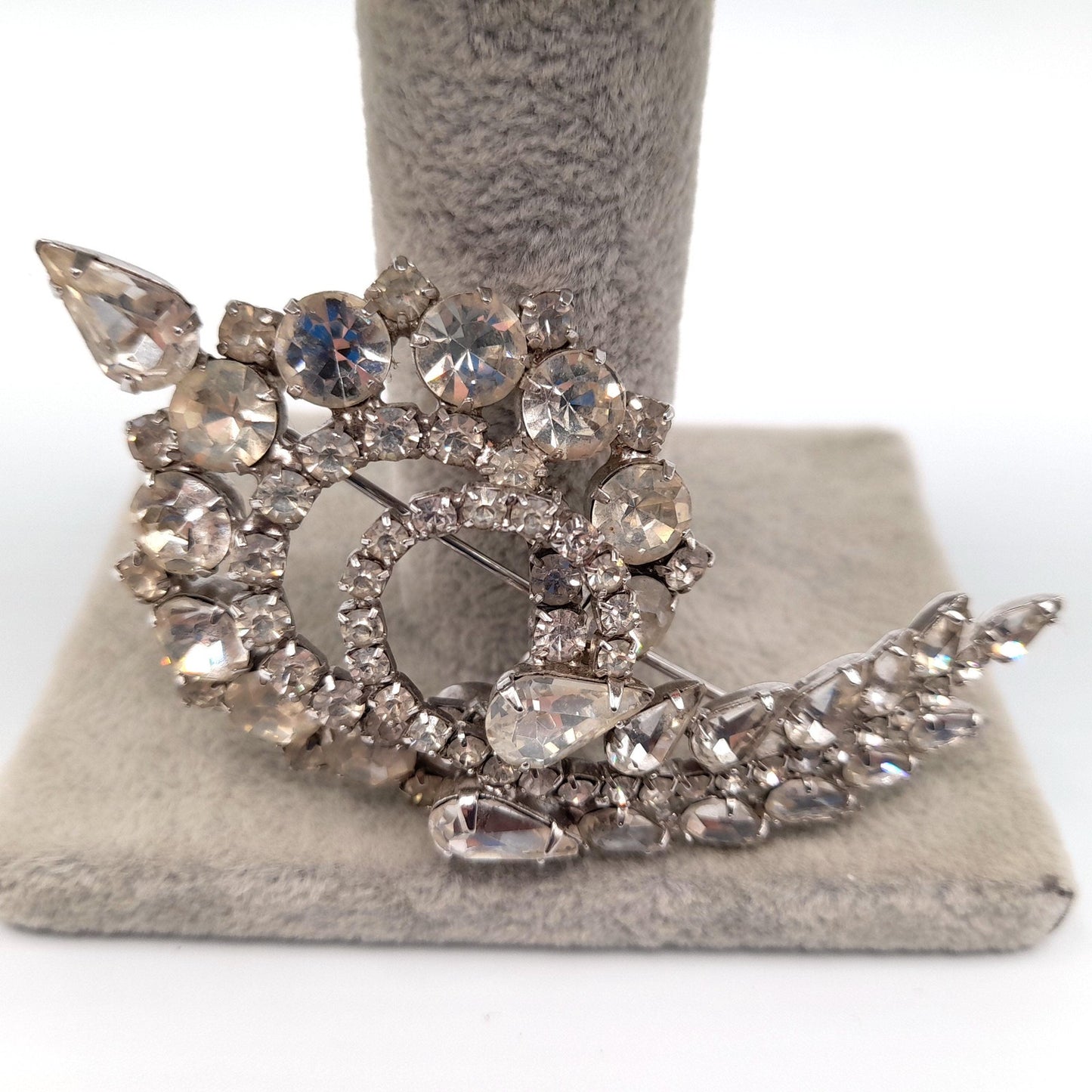 Mid-Century Clear Floral Spray Brooch, Rhodium Plated, Wedding Brooch, 1960s Vintage Jewelry