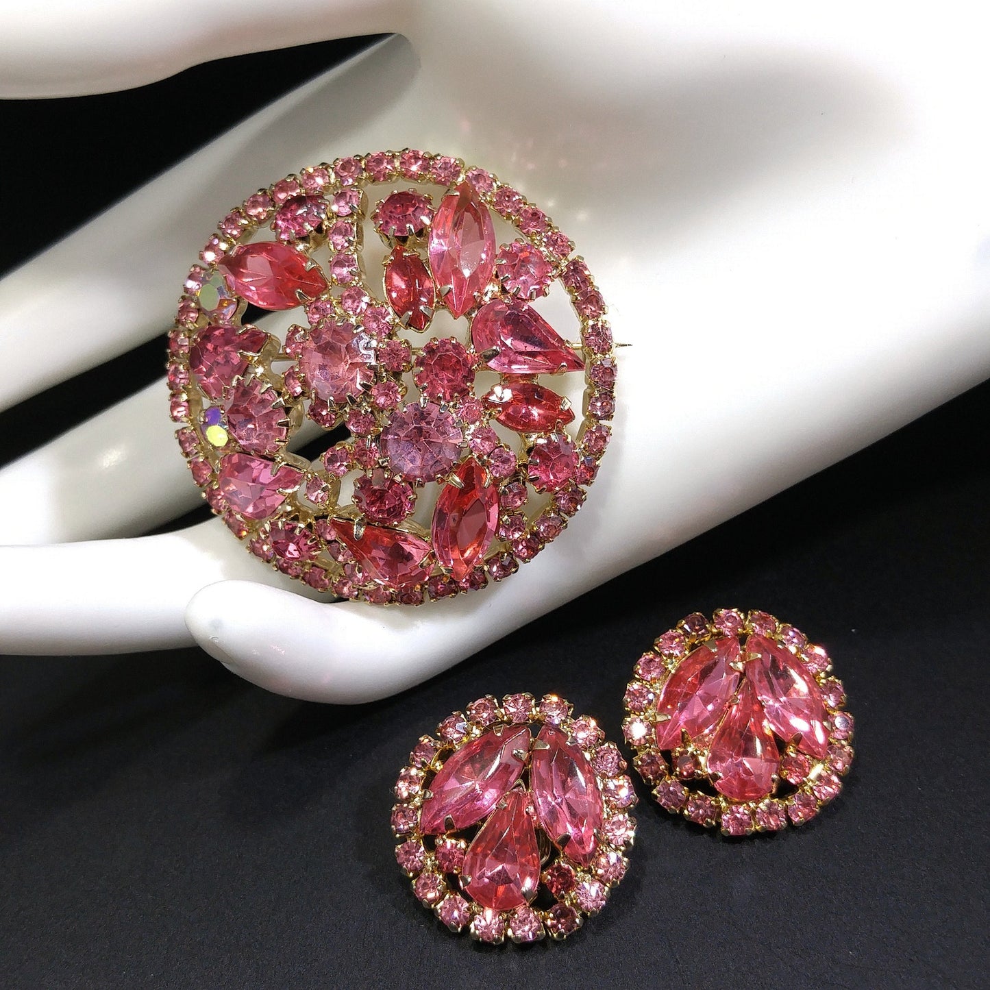 Weiss Pink Rhinestone Brooch & Clip Earrings Set Gold Tone Vintage 1960s