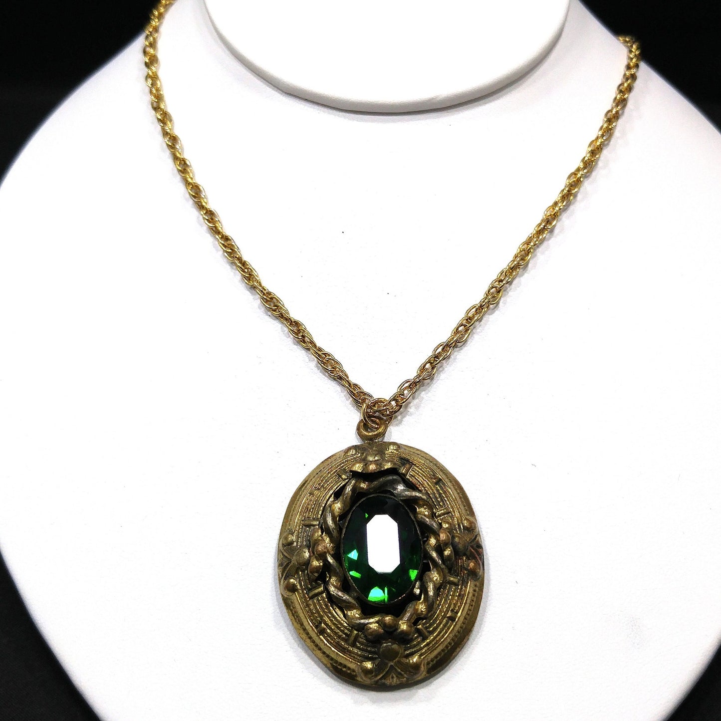 Antique 1920s Czech Emerald Green Glass Pendant Gold Filigree Necklace