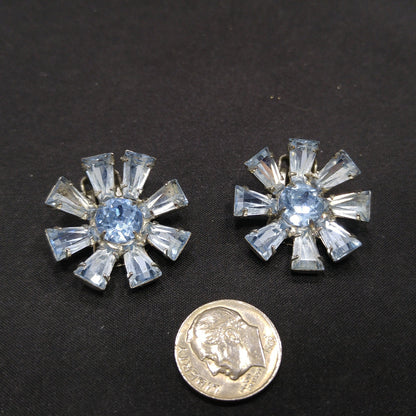 Vintage 1950s Weiss Light Blue Rhinestone Clip Earrings Rhodium Floral Design