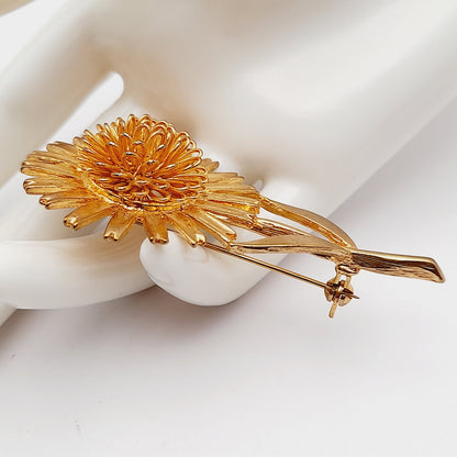 Vintage 1970s Gold Tone Daisy Floral 3 Inch Brooch