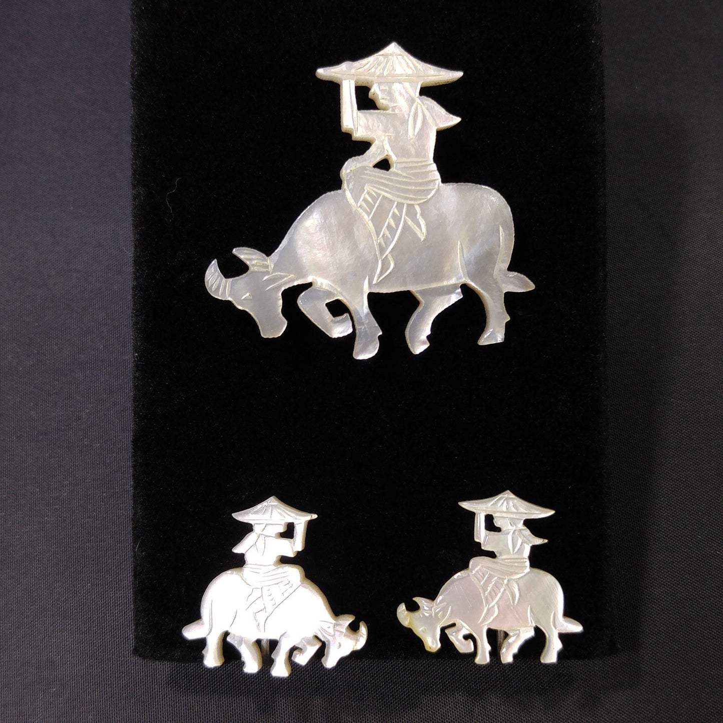 Vintage Carved Mother of Pearl Brooch & Earrings, Asian Design, 1940s