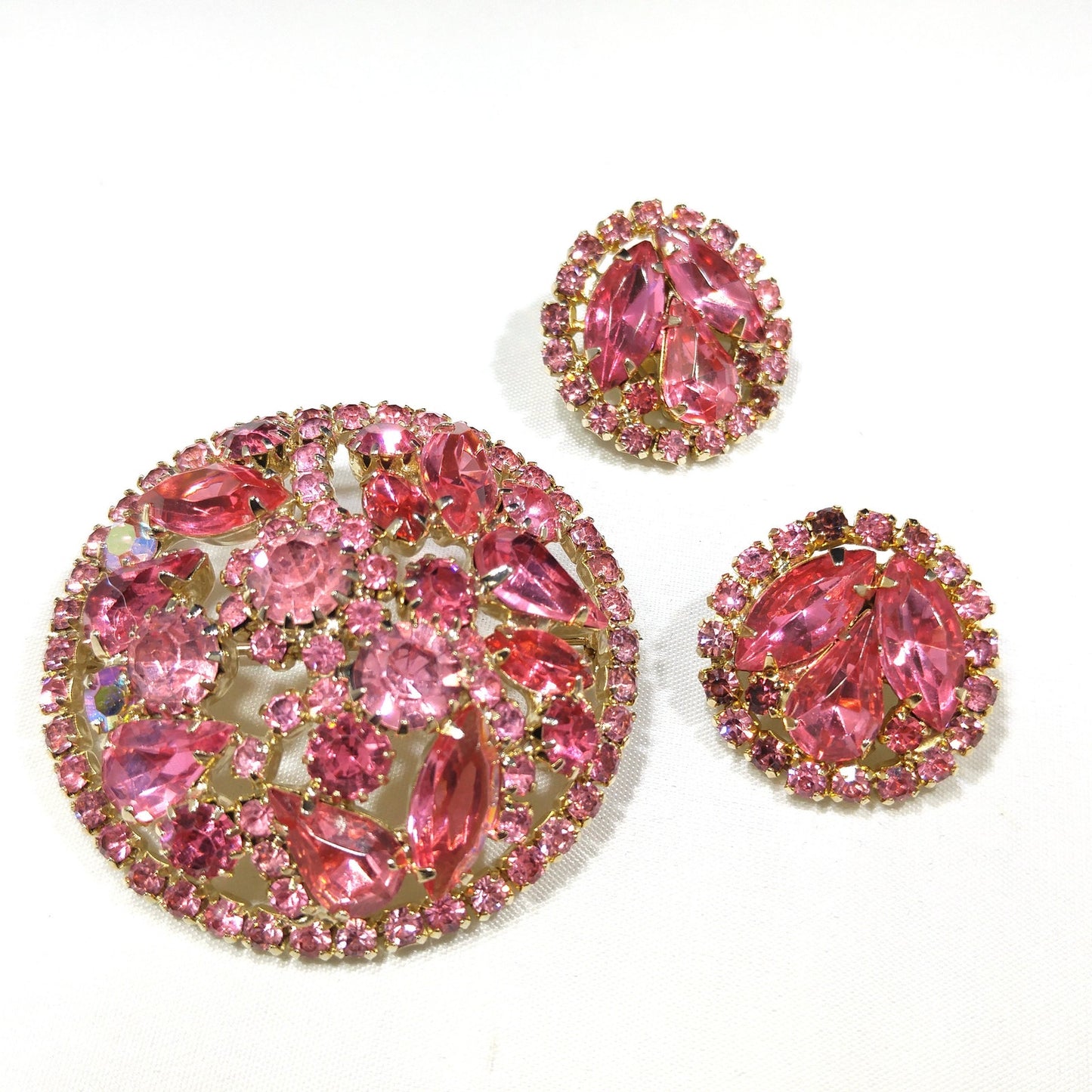 Weiss Pink Rhinestone Brooch & Clip Earrings Set Gold Tone Vintage 1960s