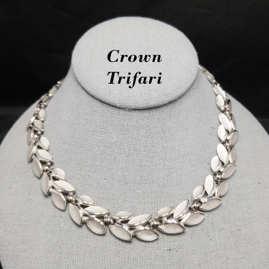 Crown Trifari Leaves Necklace, Rhodium Plated, 1960s Vintage Jewelry