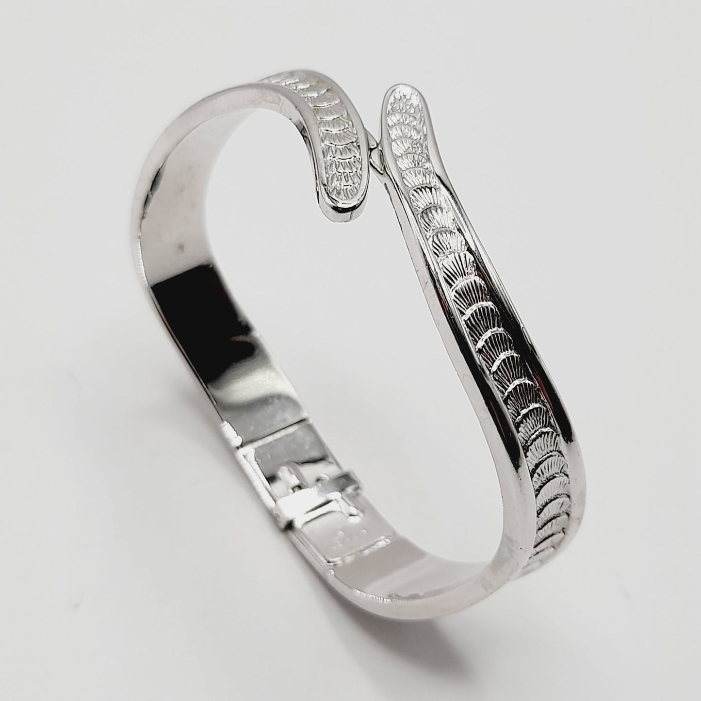 Vintage Monet Rhodium Plated Hinged Bracelet Textured Design 6 Inch