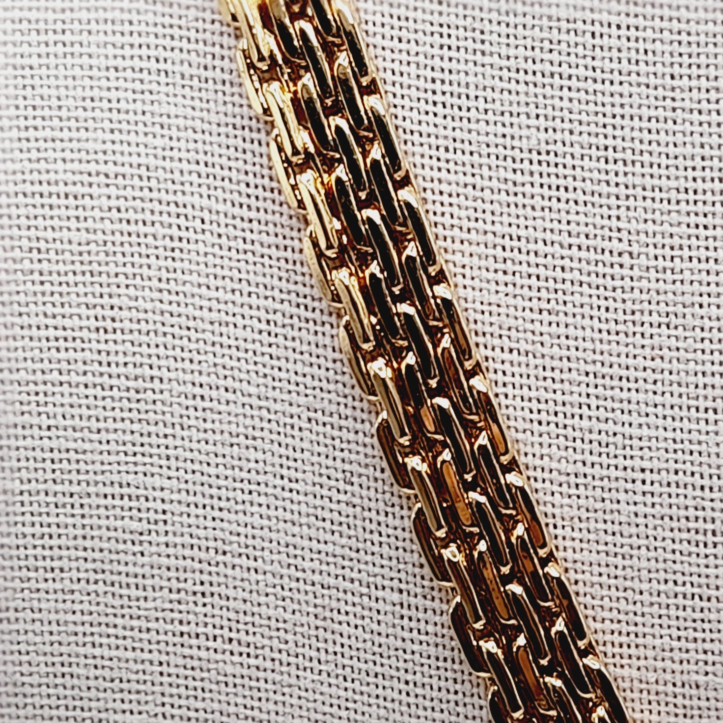 Vintage Monet Cream Cabochon Necklace Gold Plated 18 Inch Signed Pendant