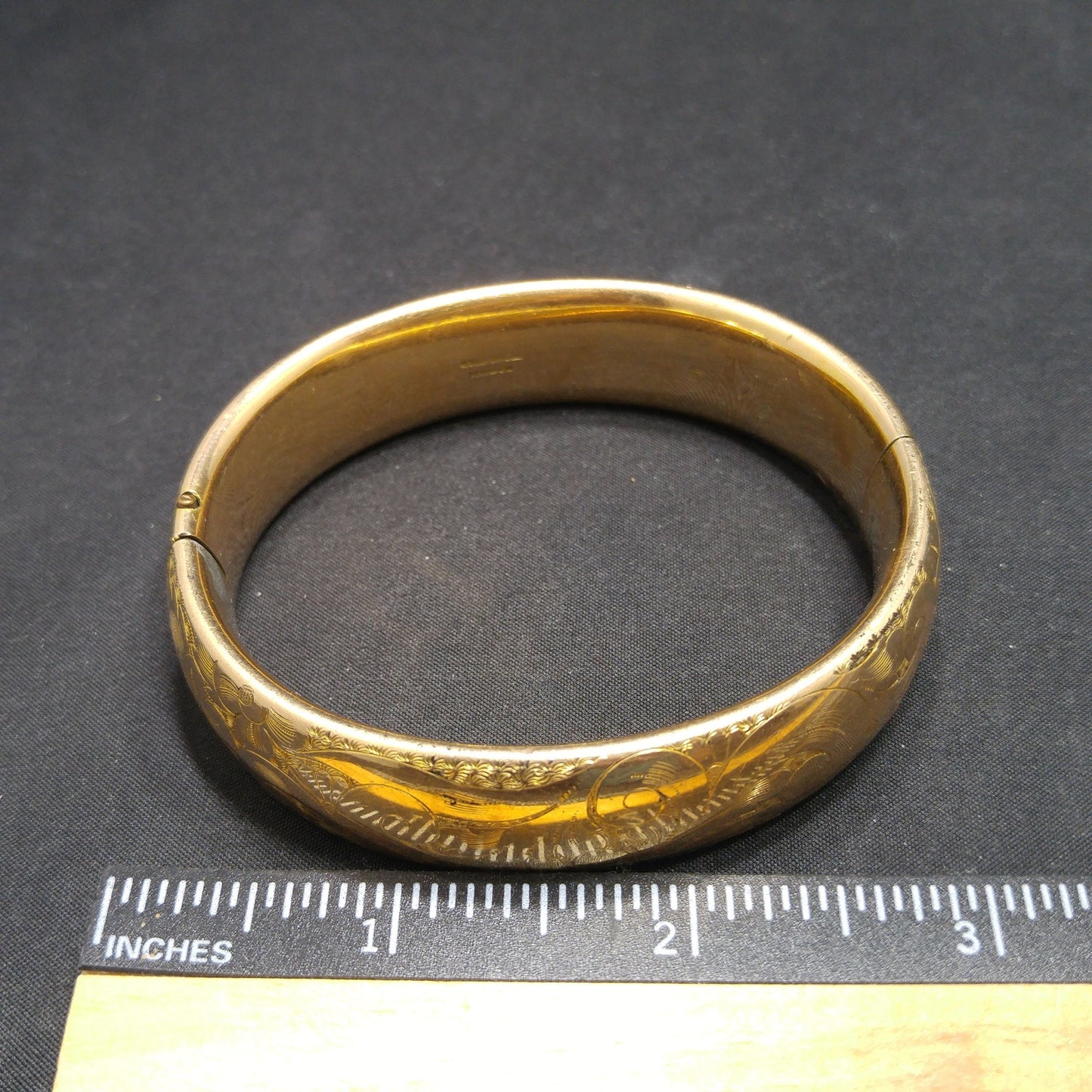 MH & Co. Gold Shell Victorian Hinged Bracelet, Early 1900s Antique Jewelry