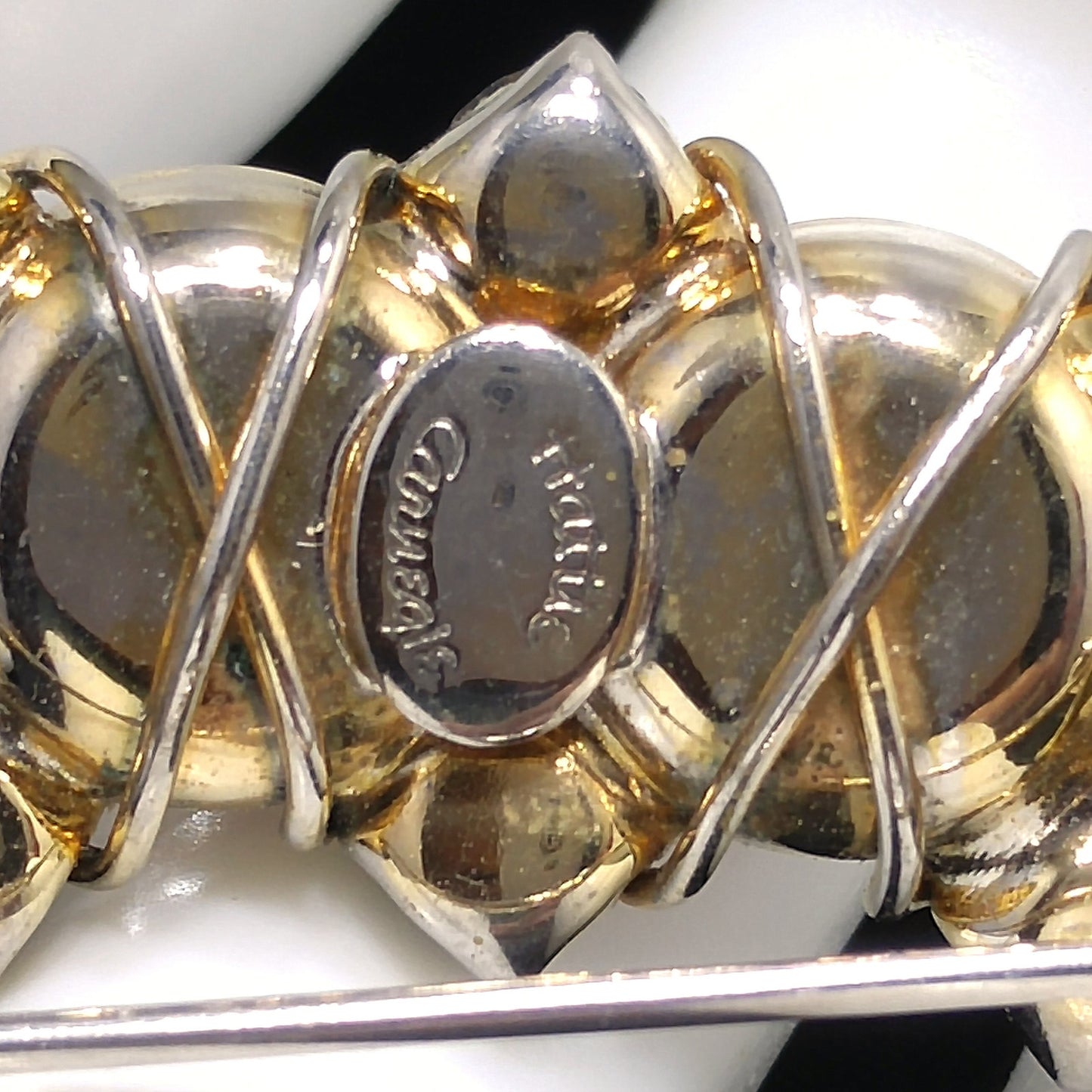 Vintage Hattie Carnegie Pink Art Glass Wire Wrapped Brooch 1960s Gold Plated