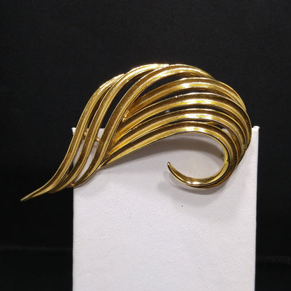 Oscar de la Renta Modern Wide Brooch, Gold Plated, 1980s Vintage Jewelry